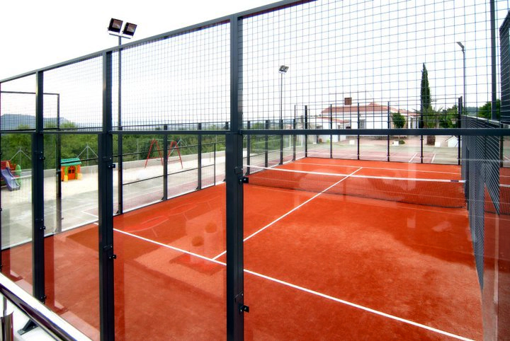 pista de pádel en casa rural Altozano Moratalla