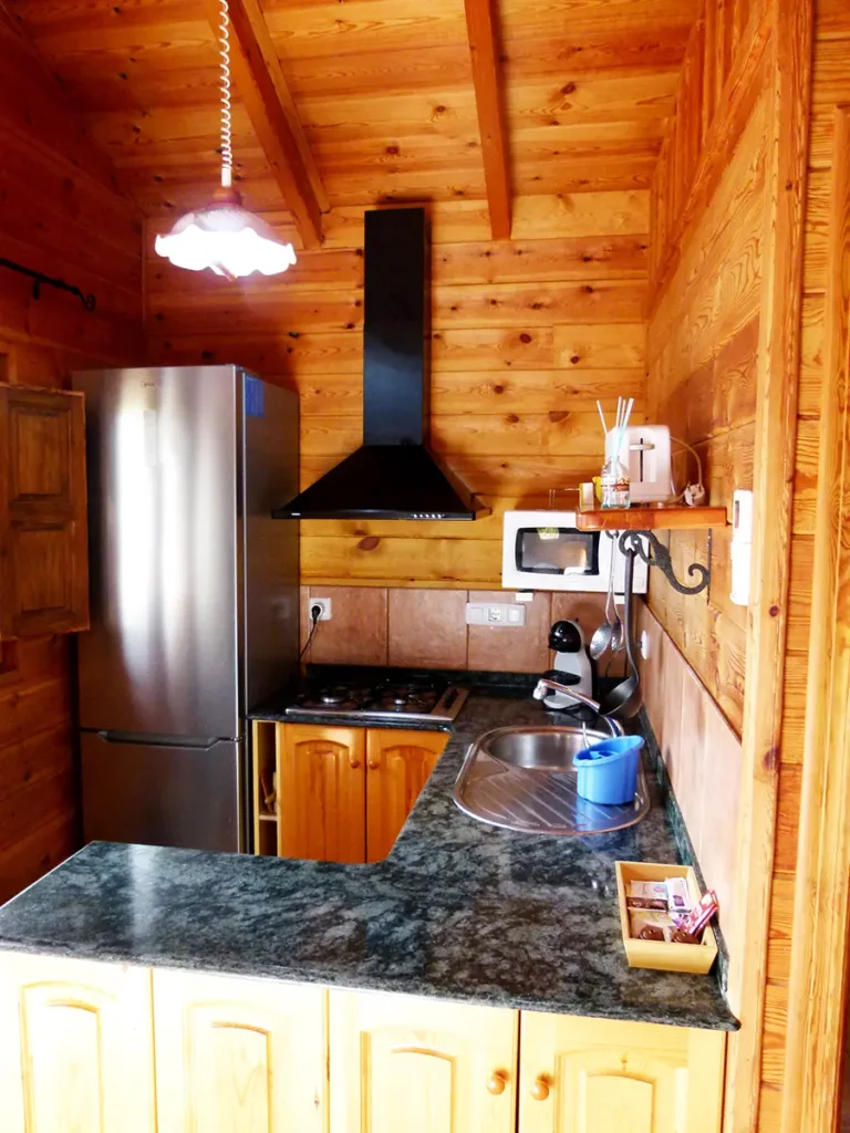 Cocina cabaña de madera Lavanda en Moratalla