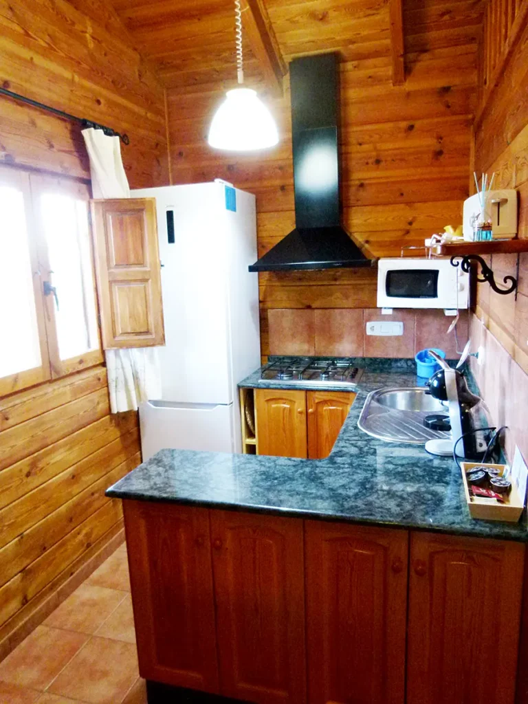 Cocina cabaña de madera Tomillo en Moratalla