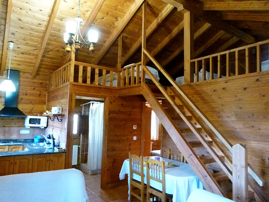 Interior cabaña de madera Tomillo en Moratalla